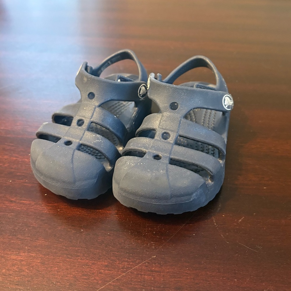 Excellent Condition Navy Blue Croc Fisherman Sandals